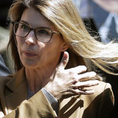 VIDEO: Lori Loughlin 'panicking' before court appearance: Report