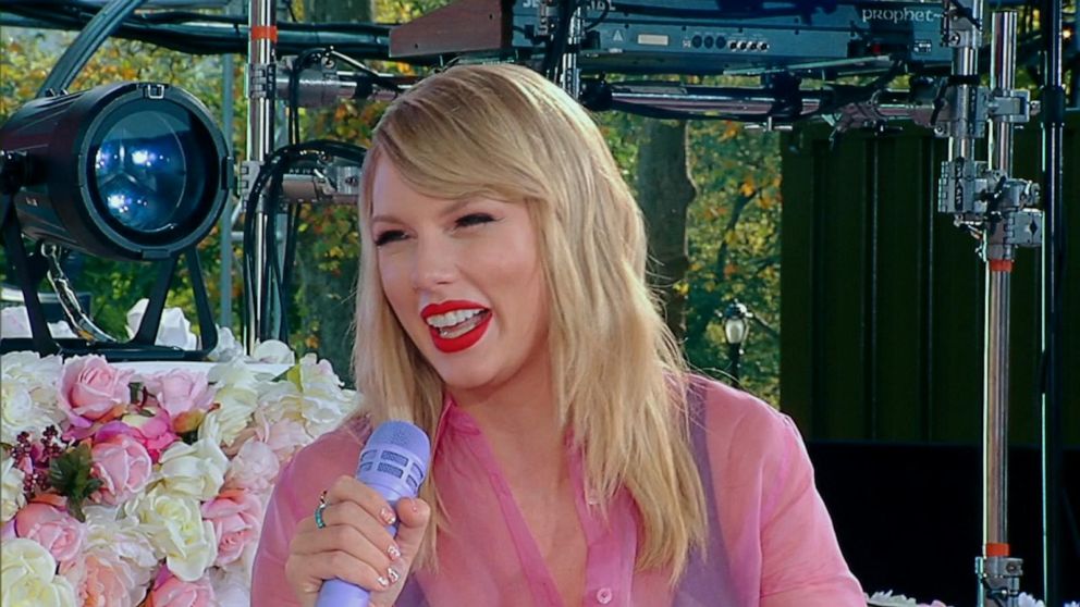 Taylor Swift Says Shell Re Record Her Old Albums