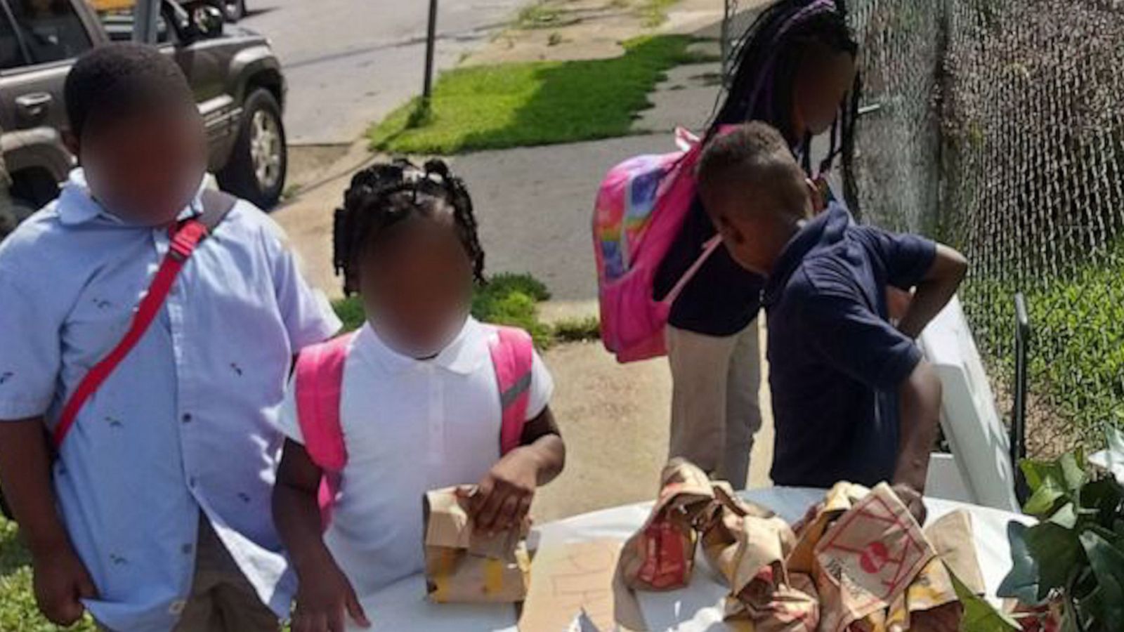 Champale Anderson : la noire américaine qui nourrit 100 enfants chaque jour (vidéo)