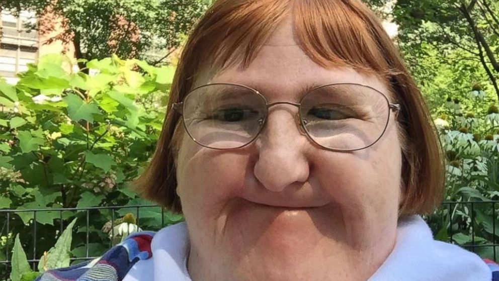 Journalist told she's too 'ugly' for selfies responds in the best