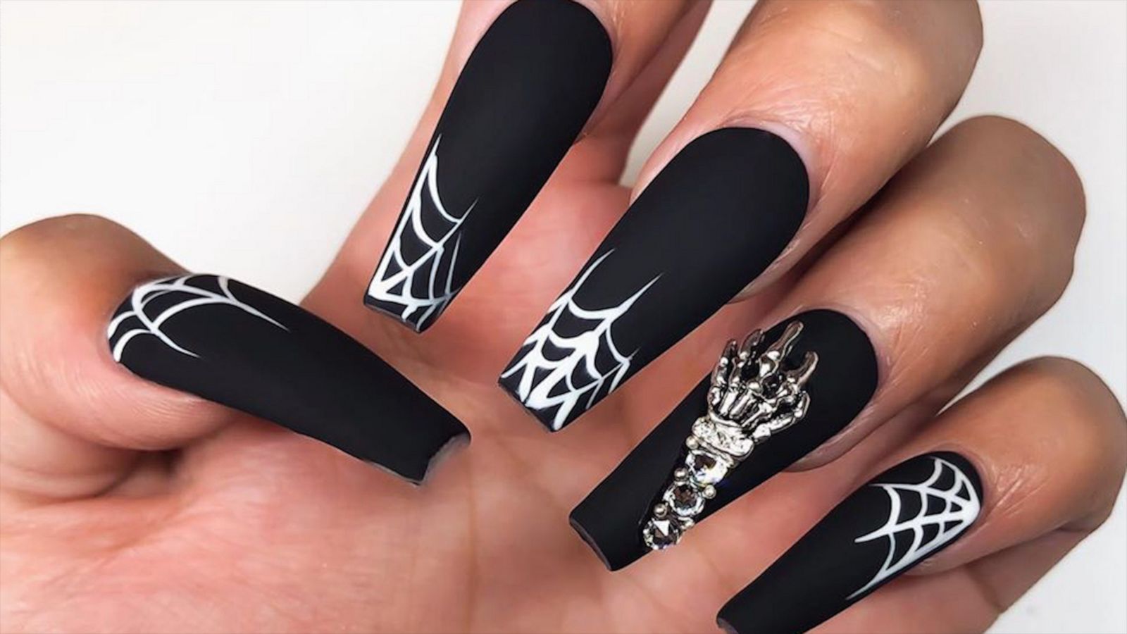 VIDEO: 10 boooo-tiful Halloween nail art ideas to try this season