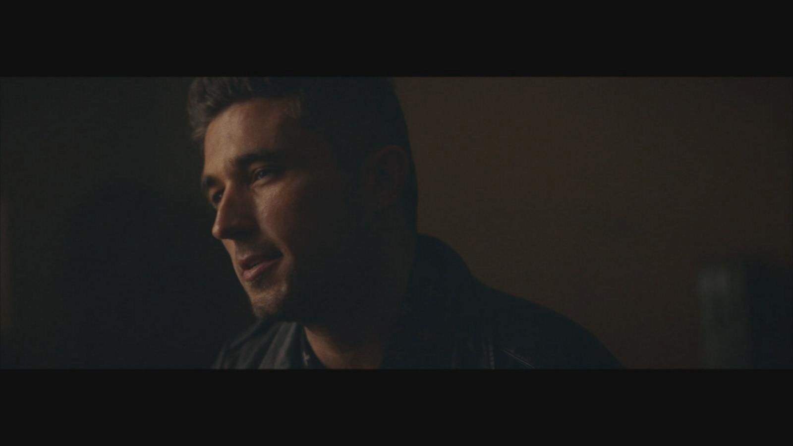 VIDEO: 1st look at Michael Ray's emotional new music video, 'Her World or Mine'