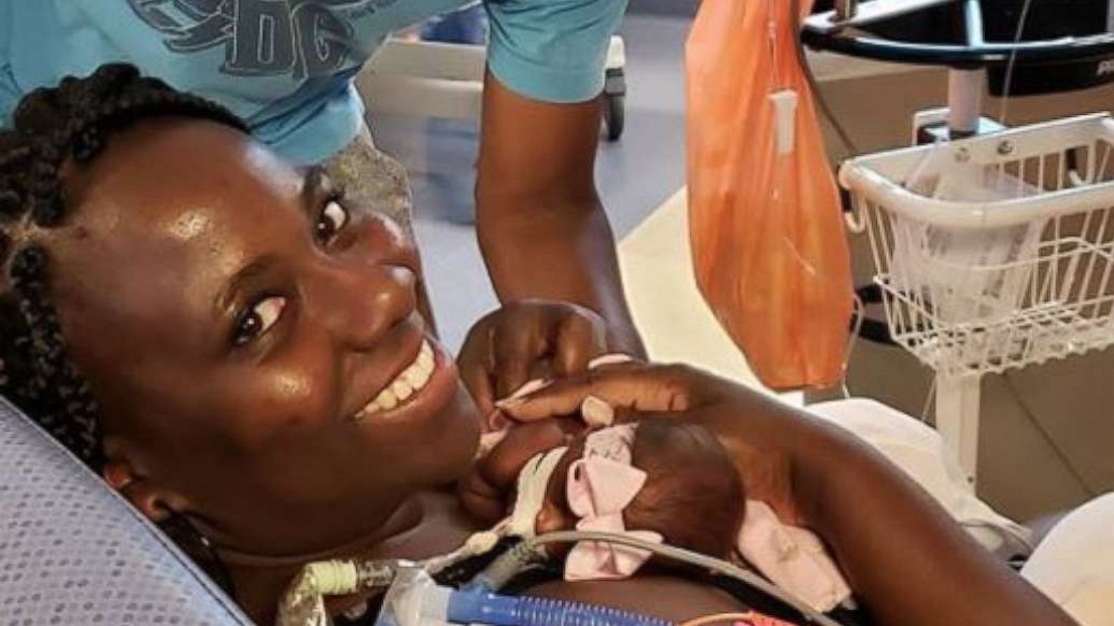 PHOTO: Ebonie Bender with her husband and baby, Kallie, who was born 15 weeks premature.