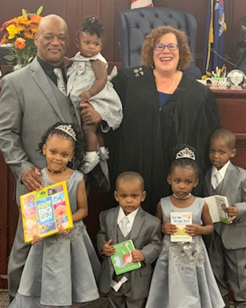 Single dad who fostered 30 kids adopts 5 siblings under 5 years