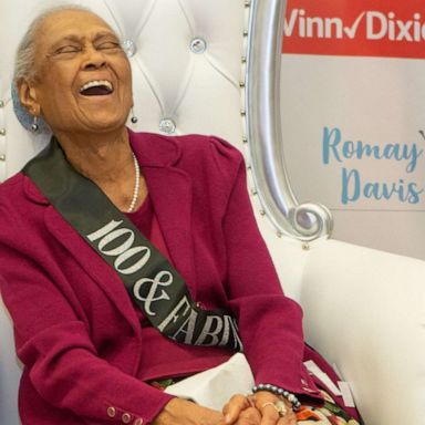 VIDEO: Grocery store goes all out for beloved employee's 100th birthday 