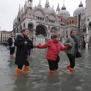 PHOTO: VIDEO: Venice mayor says city is ‘on its knees,’ blames flooding on climate change 