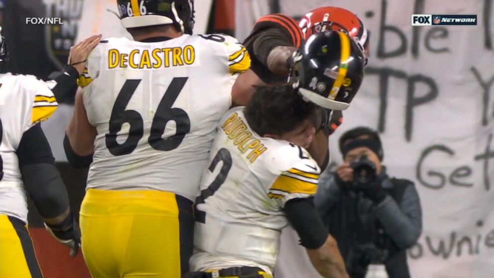 Violent brawl breaks out at NFL game 