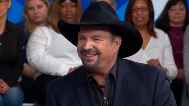 We played Ask Me Anything with Garth Brooks backstage at 'GMA' - Good  Morning America