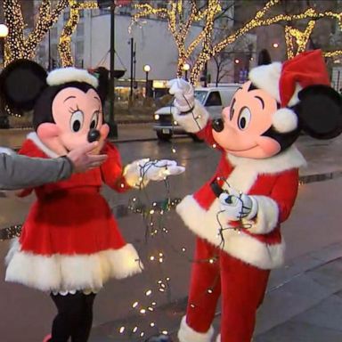 PHOTO: VIDEO: The Windy City lights up for Magnificent Mile Lights Festival