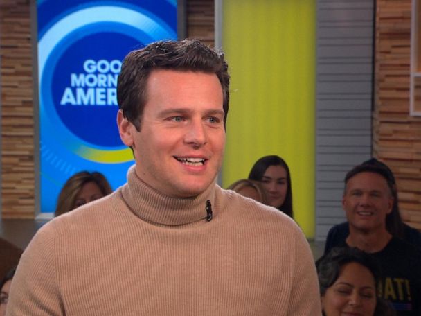 jonathan groff singing frozen 2