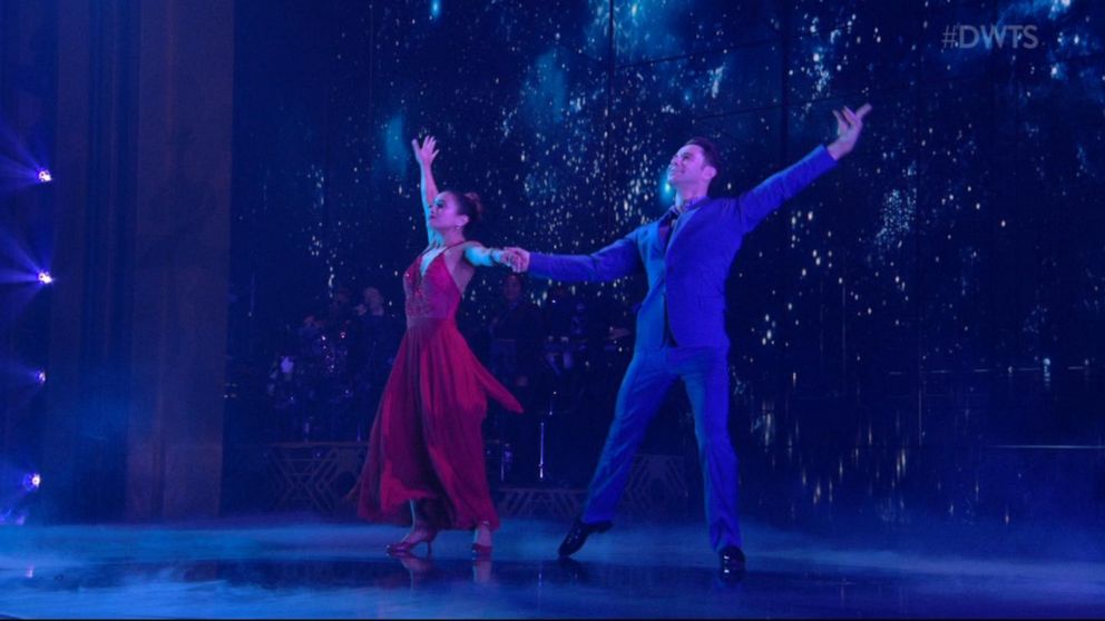 Who will take home the mirror ball trophy on 'DWTS'? Video ABC News