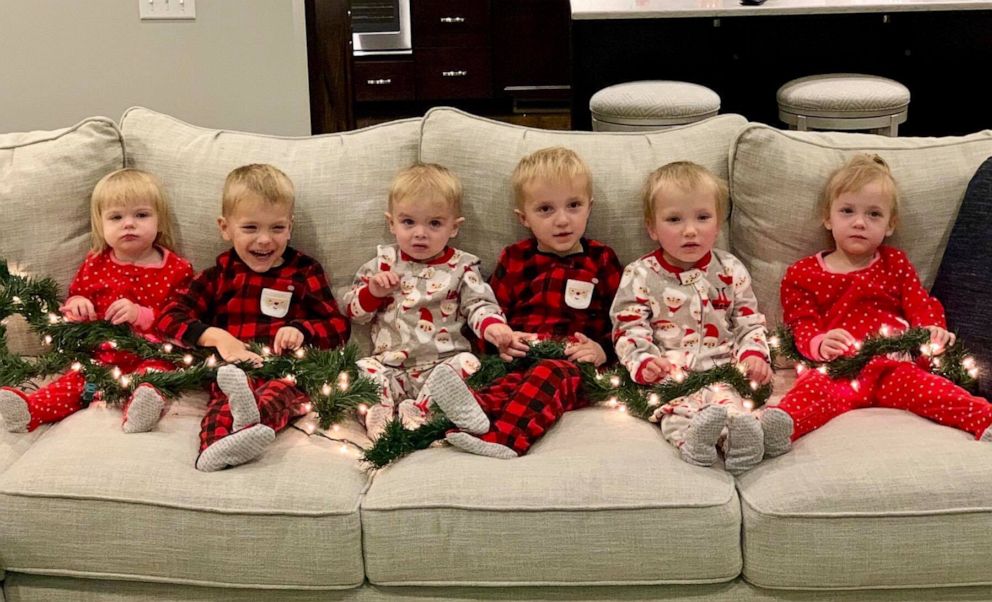 Family who went viral trying to get kids to smile for Christmas photo 'only  getting weirder' - Good Morning America