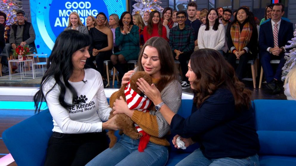 PHOTO: VIDEO: Teen living with diabetes surprised with puppy for Christmas
