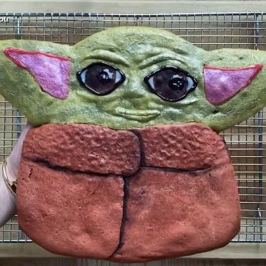 VIDEO: How to make Baby Yoda cookies with a simple hack