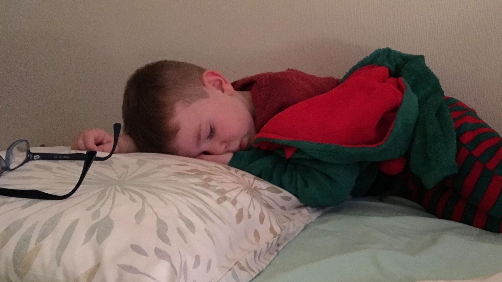 PHOTO: A post about being more understanding toward children during the holidays has gone viral.