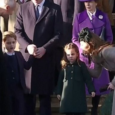 VIDEO: George, Charlotte make 1st walk to Christmas Day service with William and Kate 