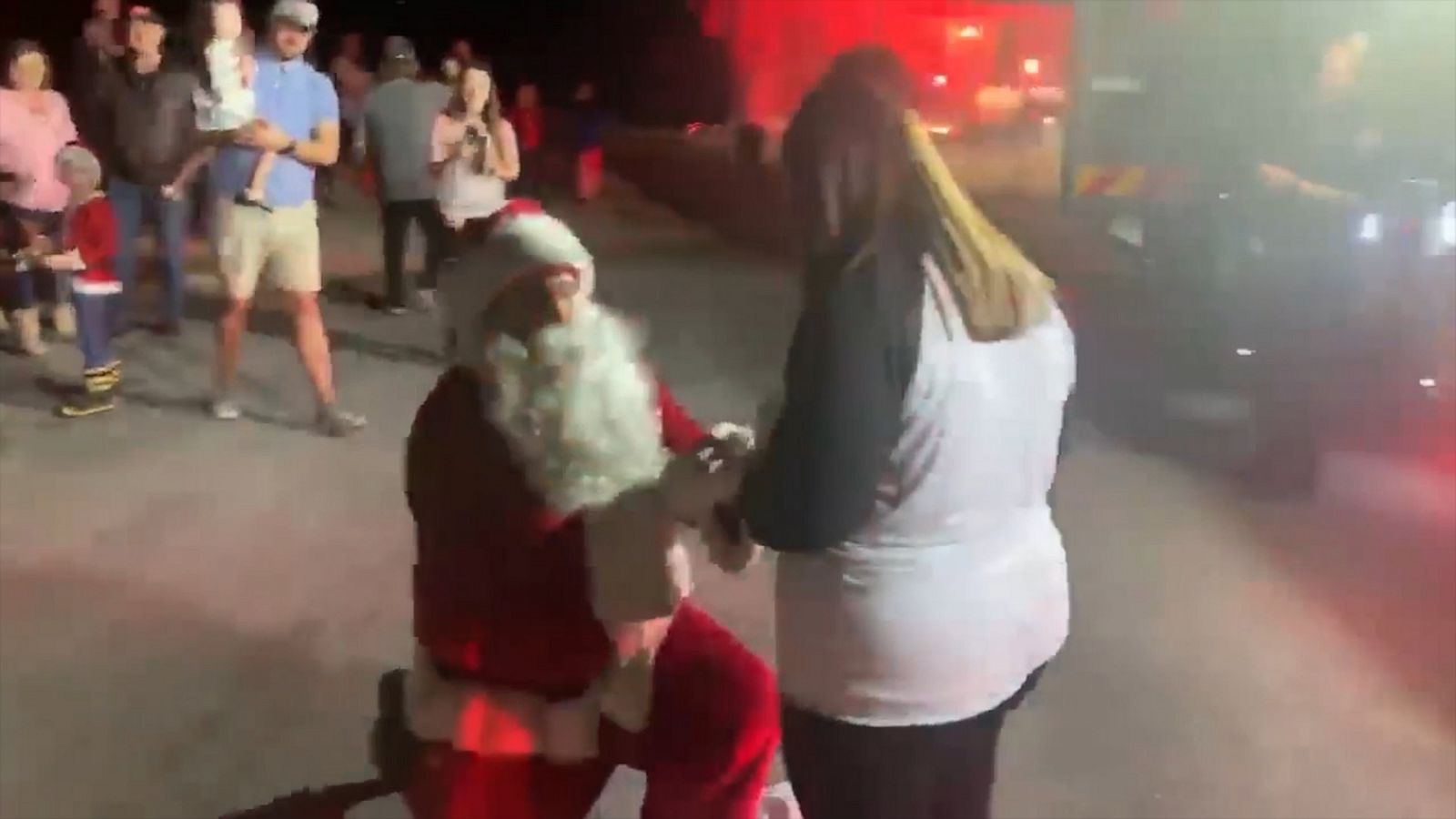 VIDEO: Firefighter dressed as Santa asks girlfriend to marry him