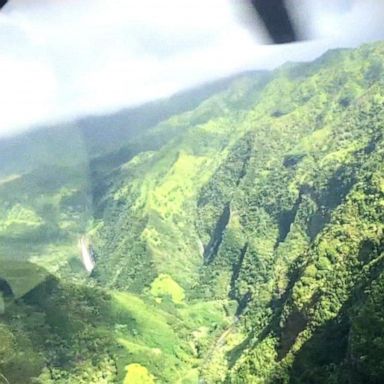 VIDEO: Bad weather hampers search for missing tourist helicopter on Hawaii