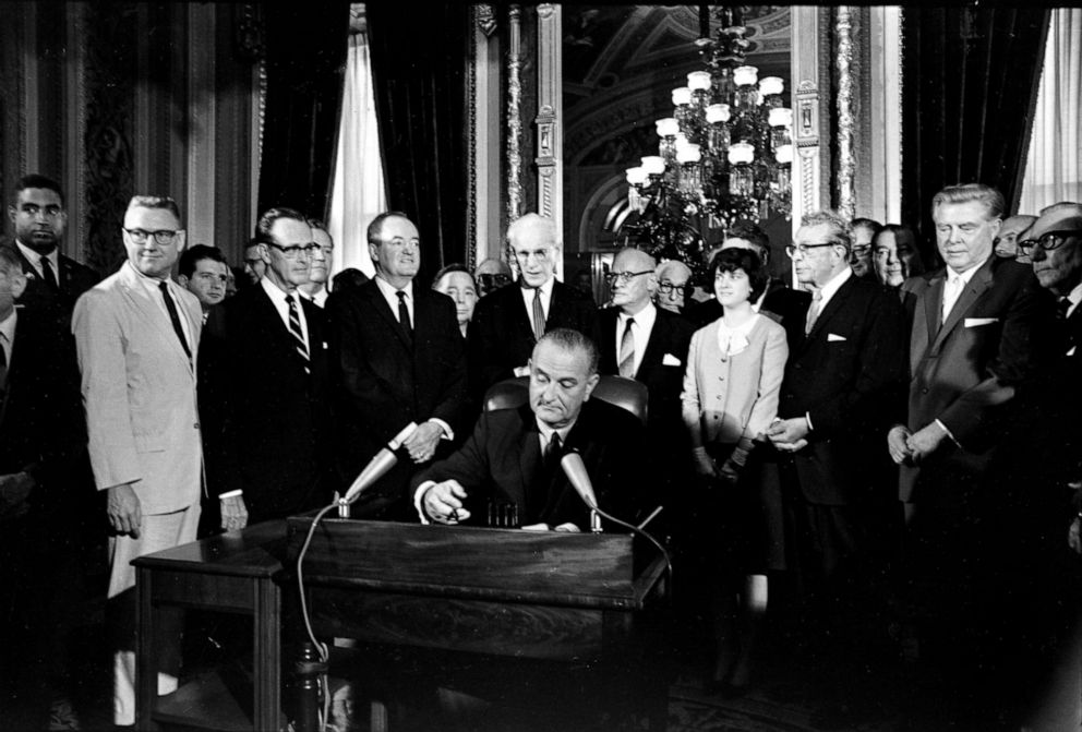 PHOTO:President Lyndon Baines Johnson signs the Voting Rights Act of 1965,  Aug. 6, 1965.