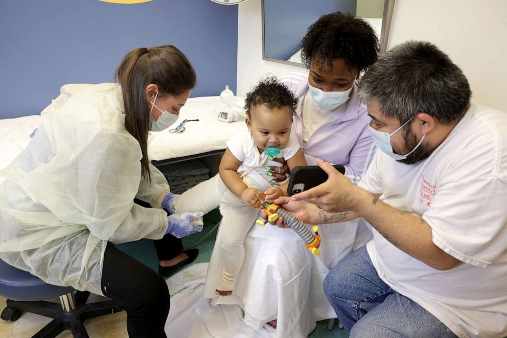 Boy born with one-in-a-million condition takes 1st steps with prosthetic  leg - Good Morning America