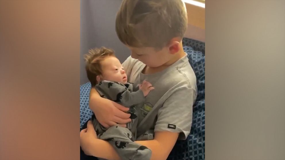 Boy sings '10,000 hours' to his infant brother and the song couldn't be ...