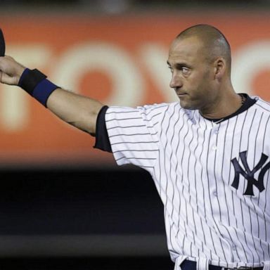 VIDEO: Derek Jeter, Larry Walker inducted into Baseball Hall of Fame 