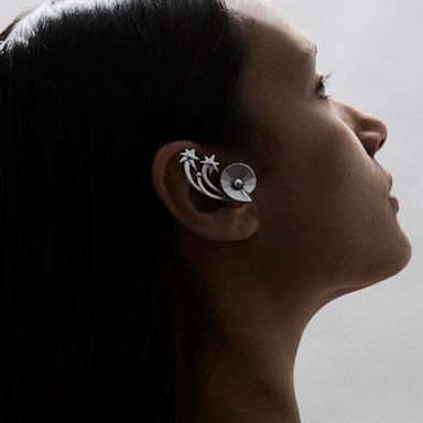 VIDEO: These headphones look like jewelry and are made of recycled materials