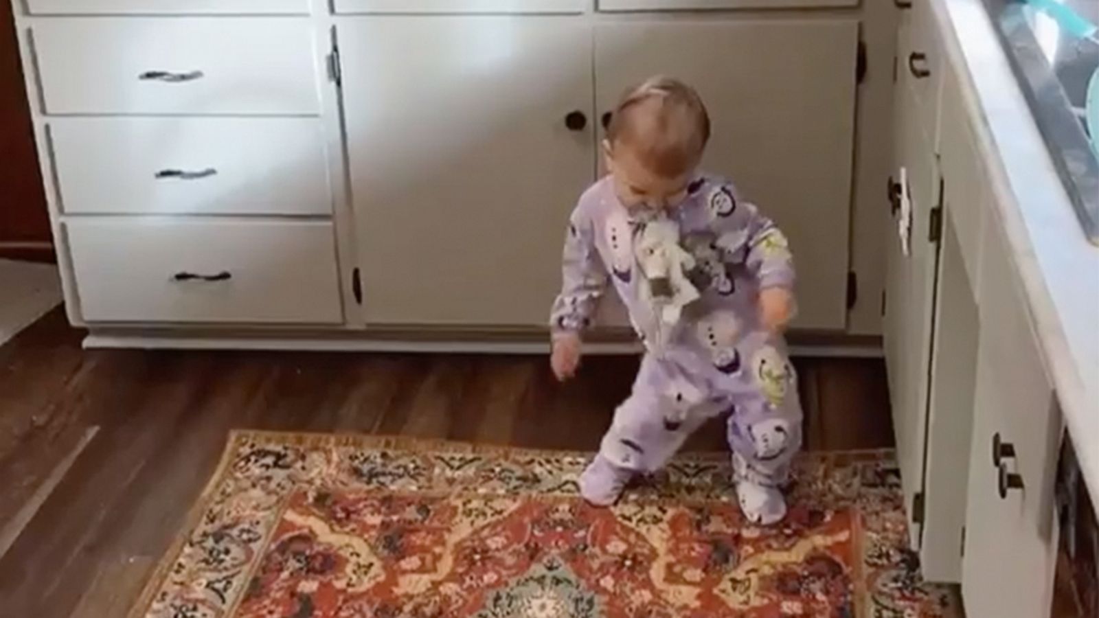 VIDEO: Mom's dancing baby videos are giving us life