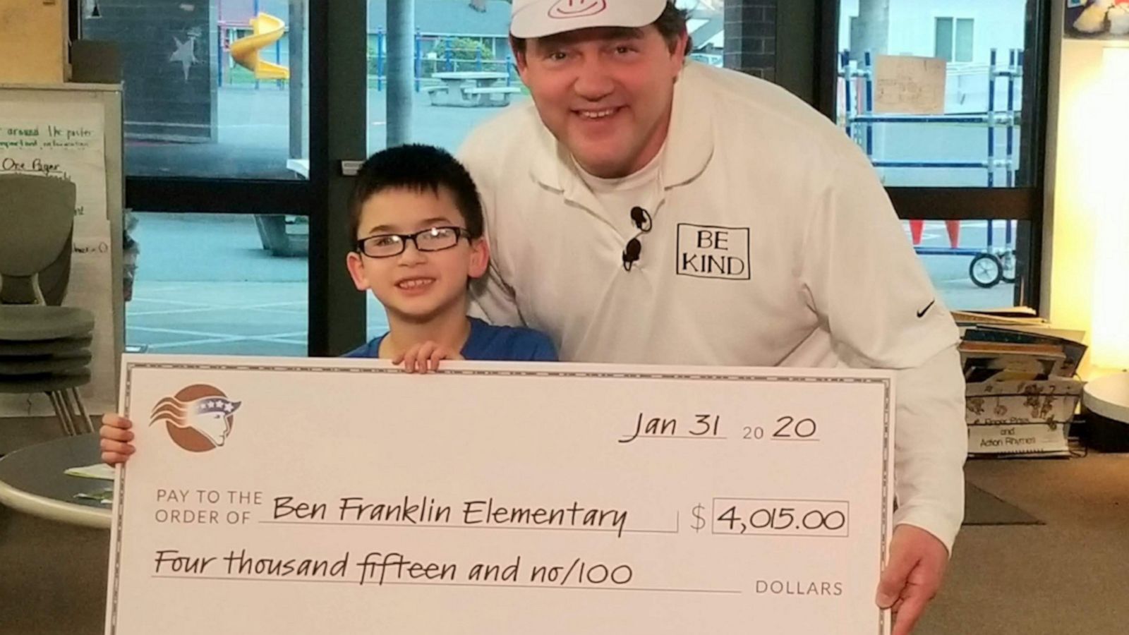 VIDEO: 8-year-old presents school with $4K check after making keychains to pay off classmates' lunch debts