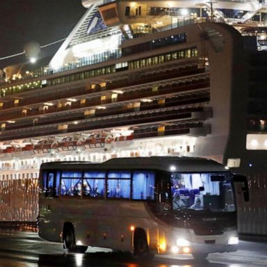 VIDEO: Passengers disembark from cruise ship as Japan announces 2 new deaths