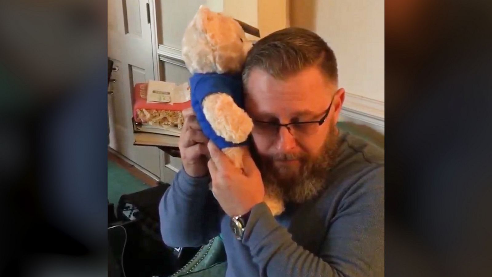 VIDEO: Dad hears son's heartbeat in Build-A-Bear from organ recipient