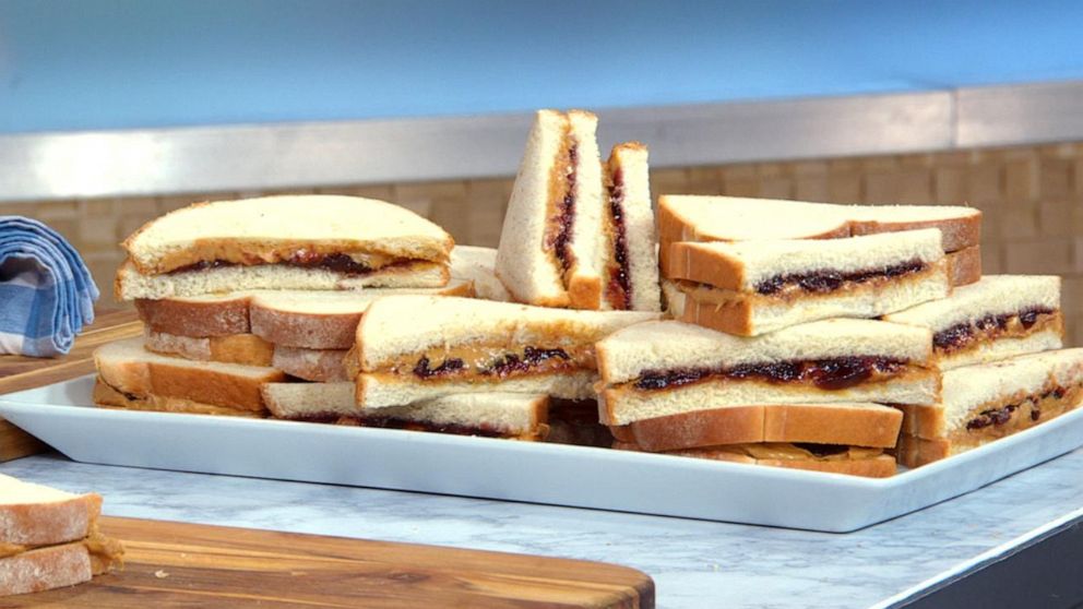 VIDEO: Here’s how to make the perfect PB&J sandwich