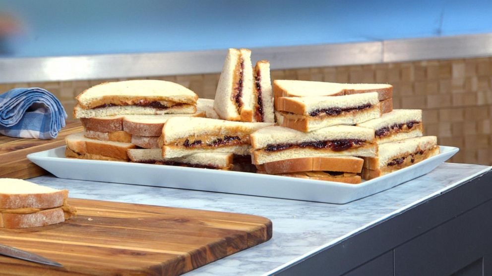 PHOTO: Chef Richard Blais made homemade peanut butter and jelly sandwiches with thick sliced white bread on "GMA."