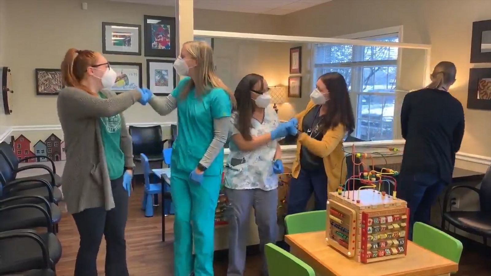 VIDEO: Nurses sing a Frozen 2 song while demo-ing corona contact safety