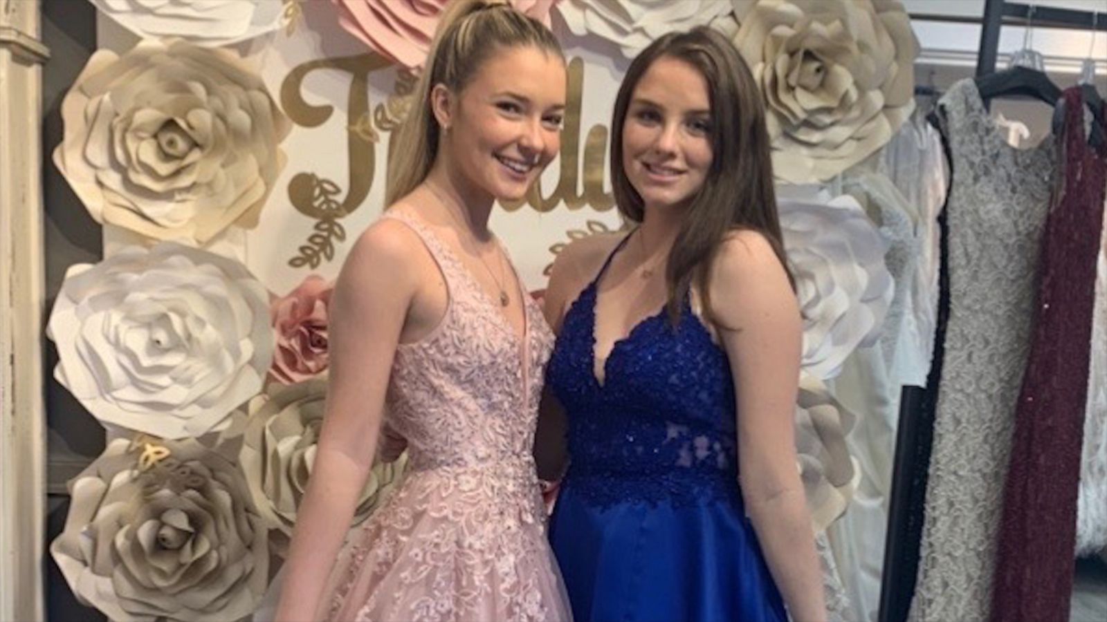 VIDEO: This teen celebrated her high school prom at home on TikTok