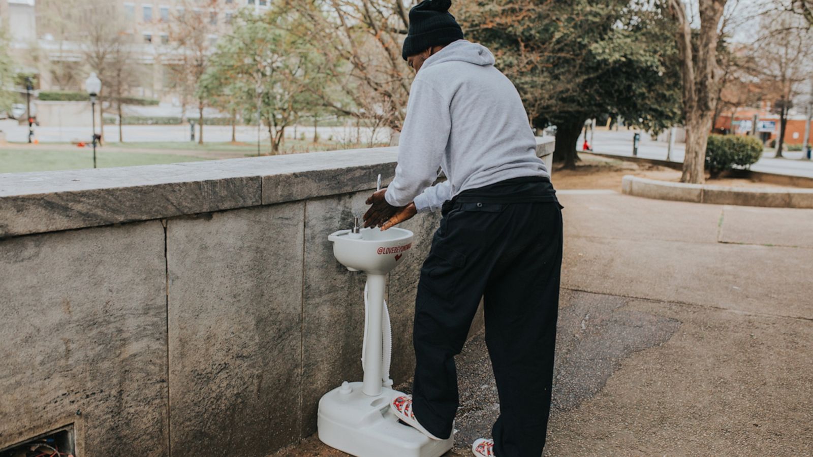 VIDEO: The homeless in Atlanta can stay clean thanks to these portable sinks