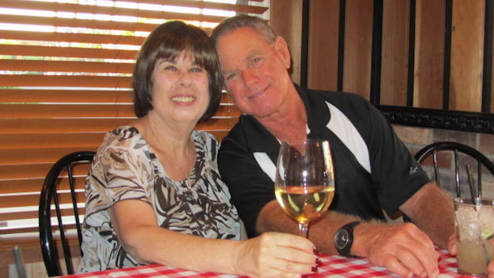 VIDEO: This couple passed away from the coronavirus within minutes of each other