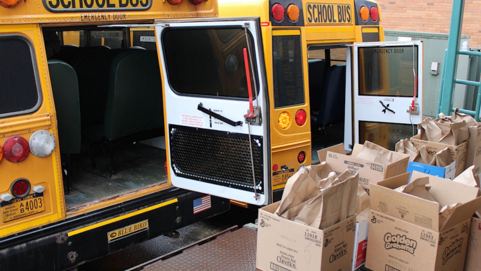 VIDEO: These school children are eating well thanks to these bus drivers and teachers