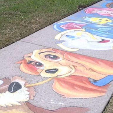 VIDEO: This dad can draw Disney's Ariel in chalk perfectly on his sidewalk 