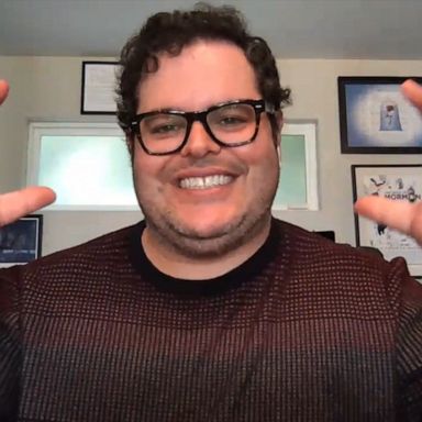 VIDEO: Josh Gad holds adorable Q+A with children 