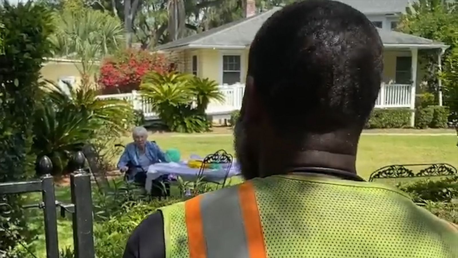 VIDEO: This utility worker serenaded a retirement home resident for her 94th birthday