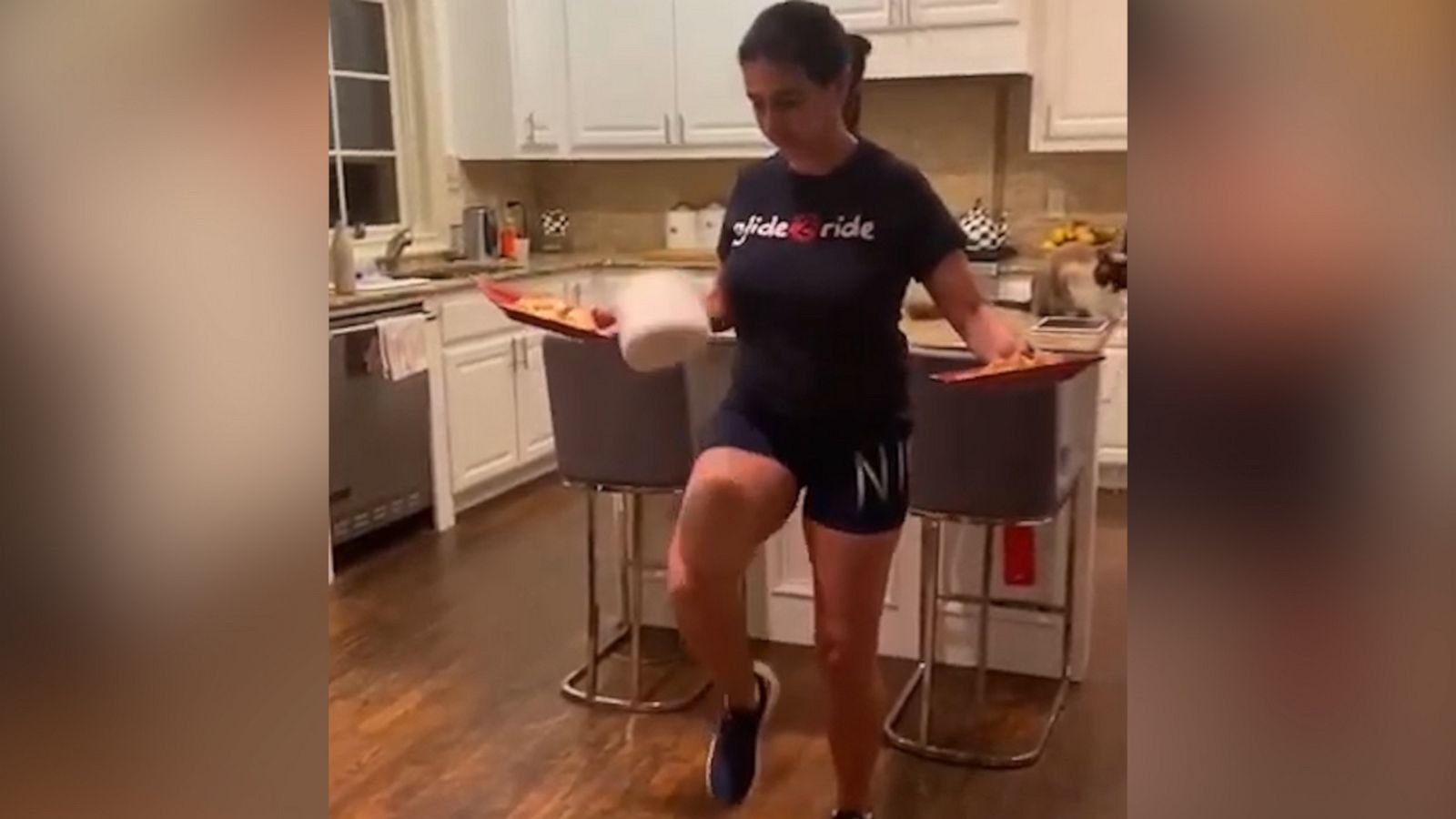 VIDEO: This mom scores big with her multitasking skills