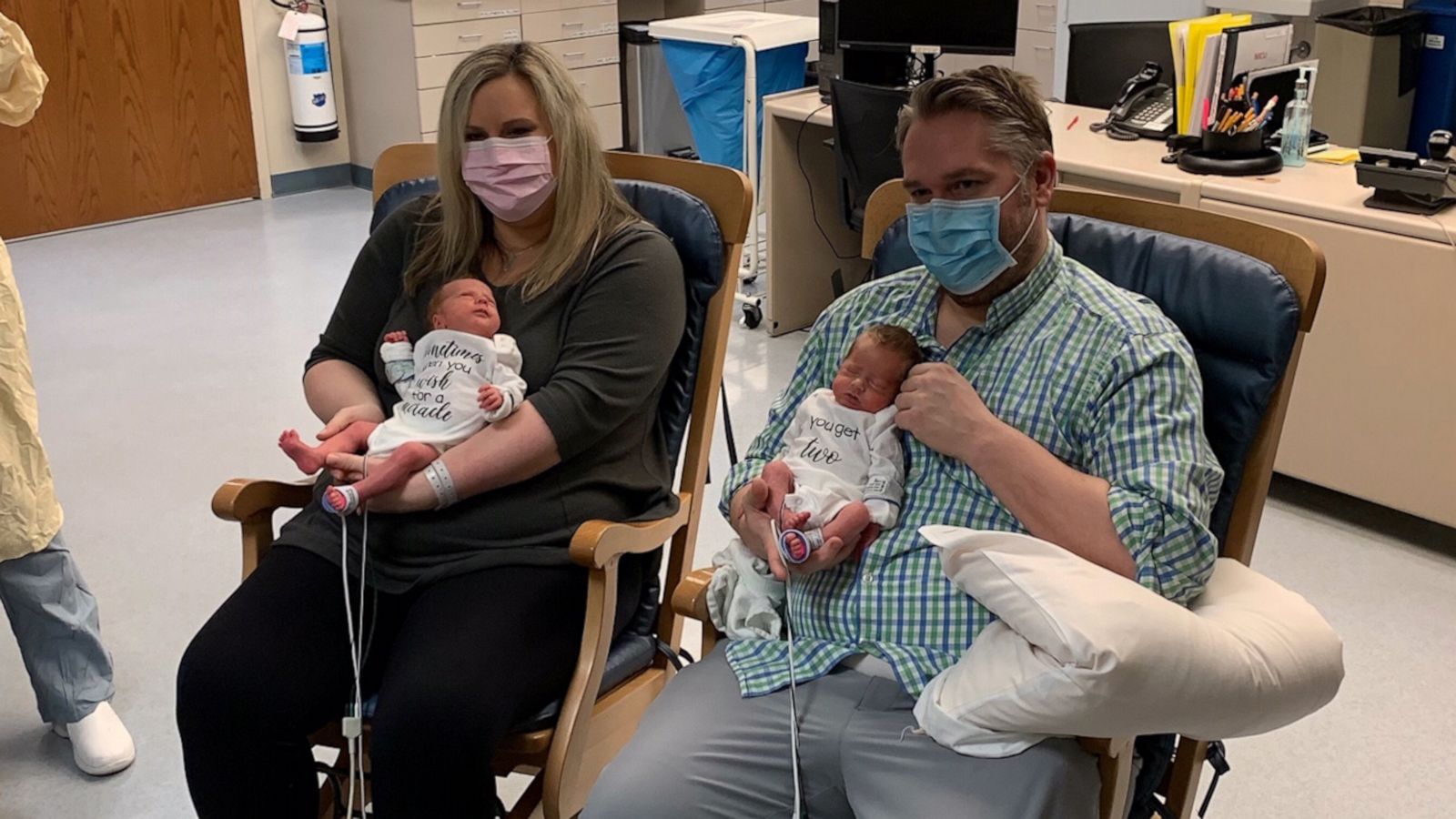 VIDEO: Mom and dad recovered from COVID-19, and finally met their 20-day-old newborn twins