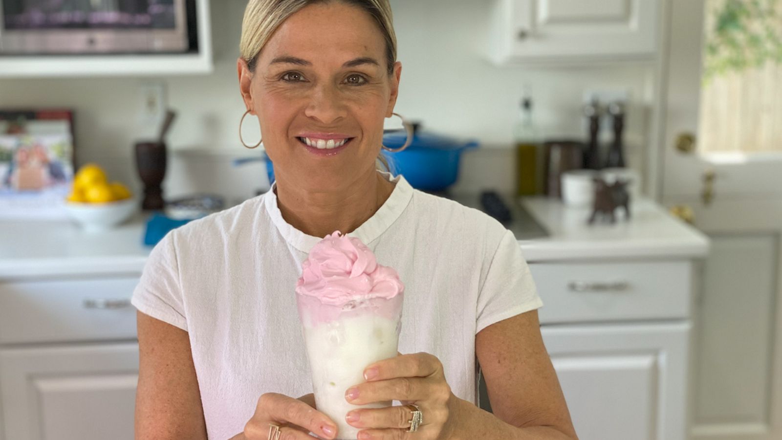 VIDEO: How to make whipped strawberry milk at home