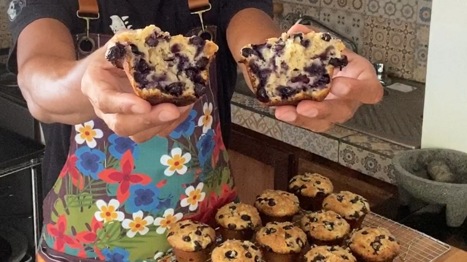 VIDEO: How to make the 'best' blueberry muffins