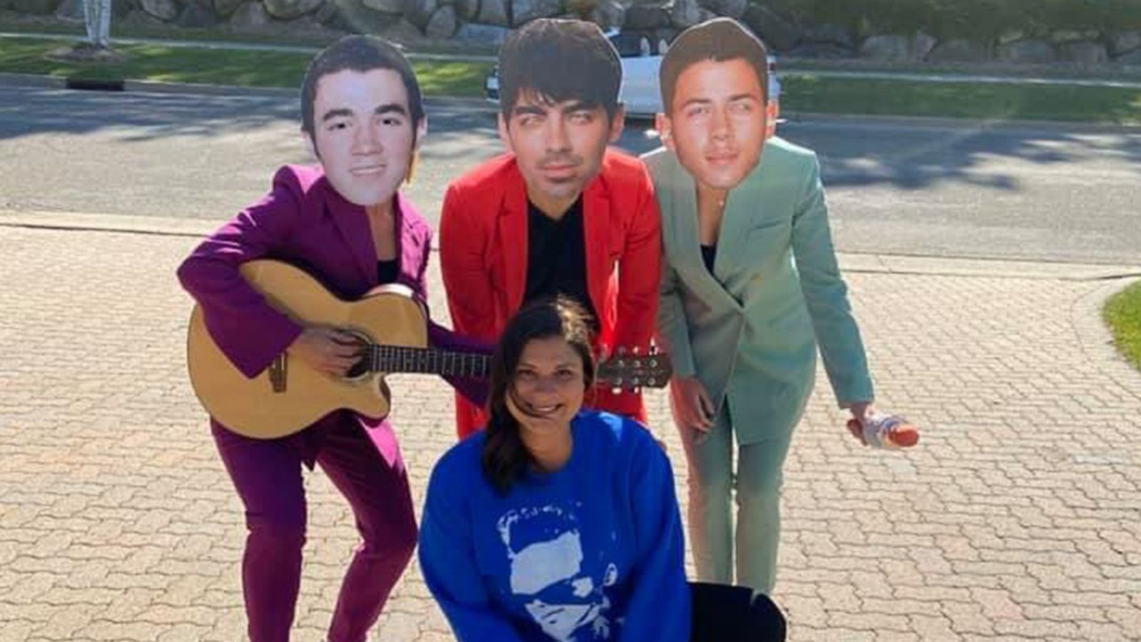 VIDEO: Friends recreate canceled Jonas Brothers concert