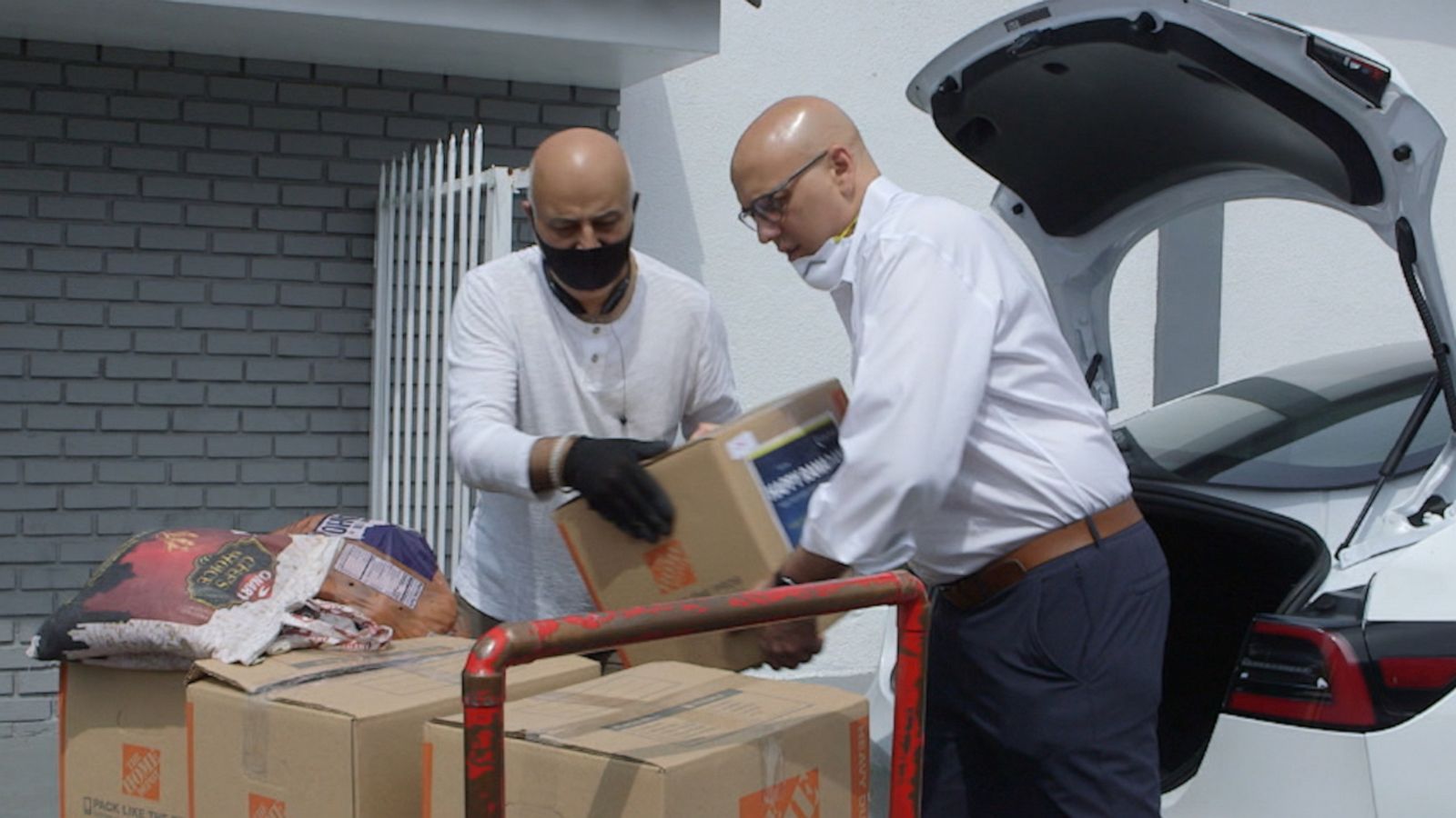 VIDEO: These Muslims are making sure everyone can have an iftar during Ramadan