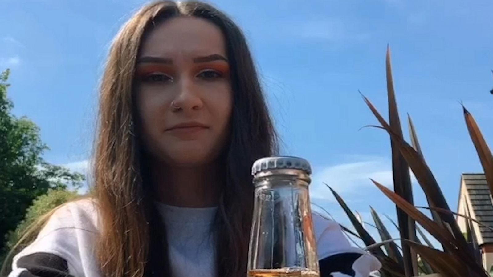 VIDEO: People are trying this new bottle opening trick