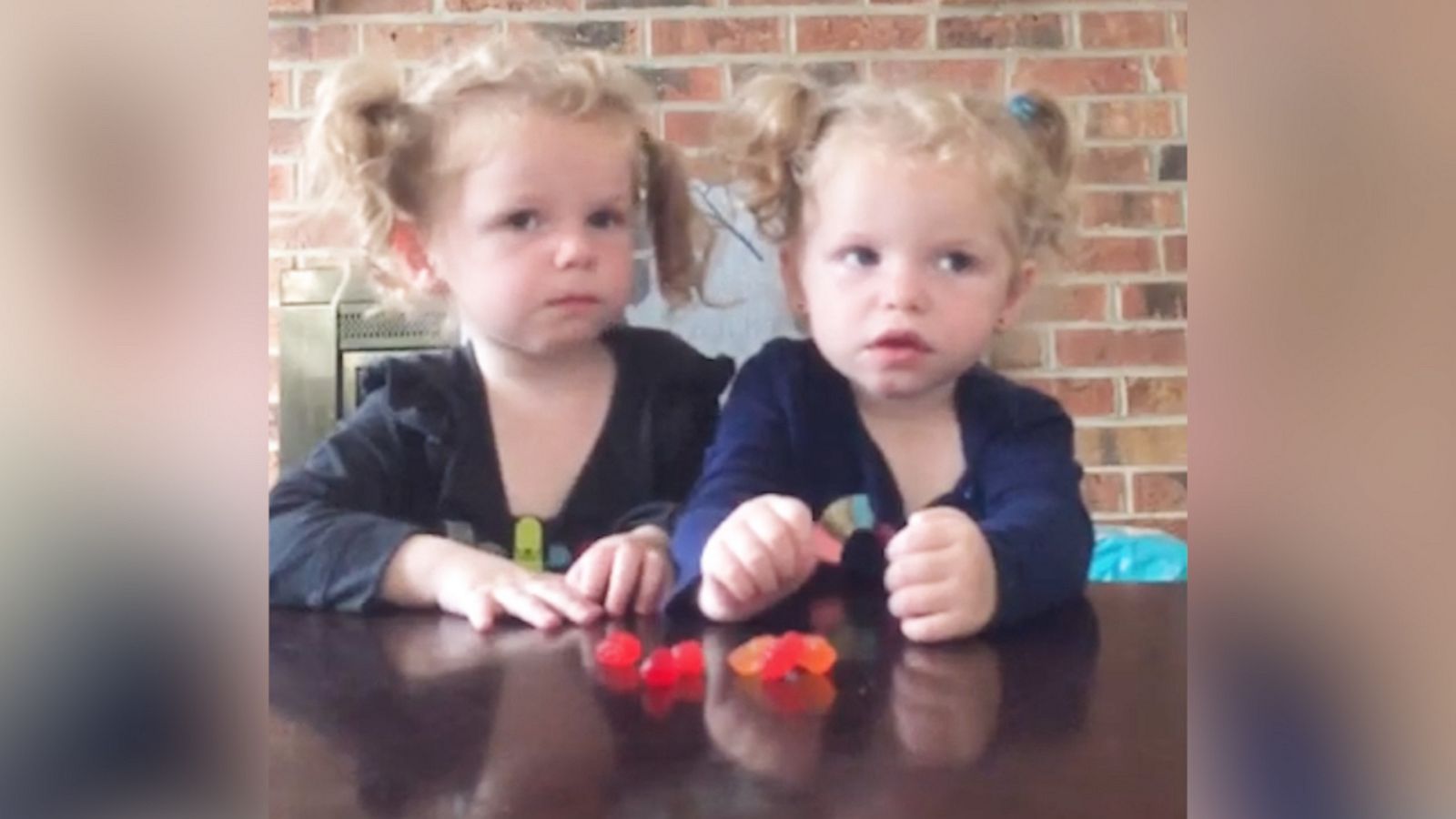 VIDEO: Mom of twins tries out the fruit snack challenge