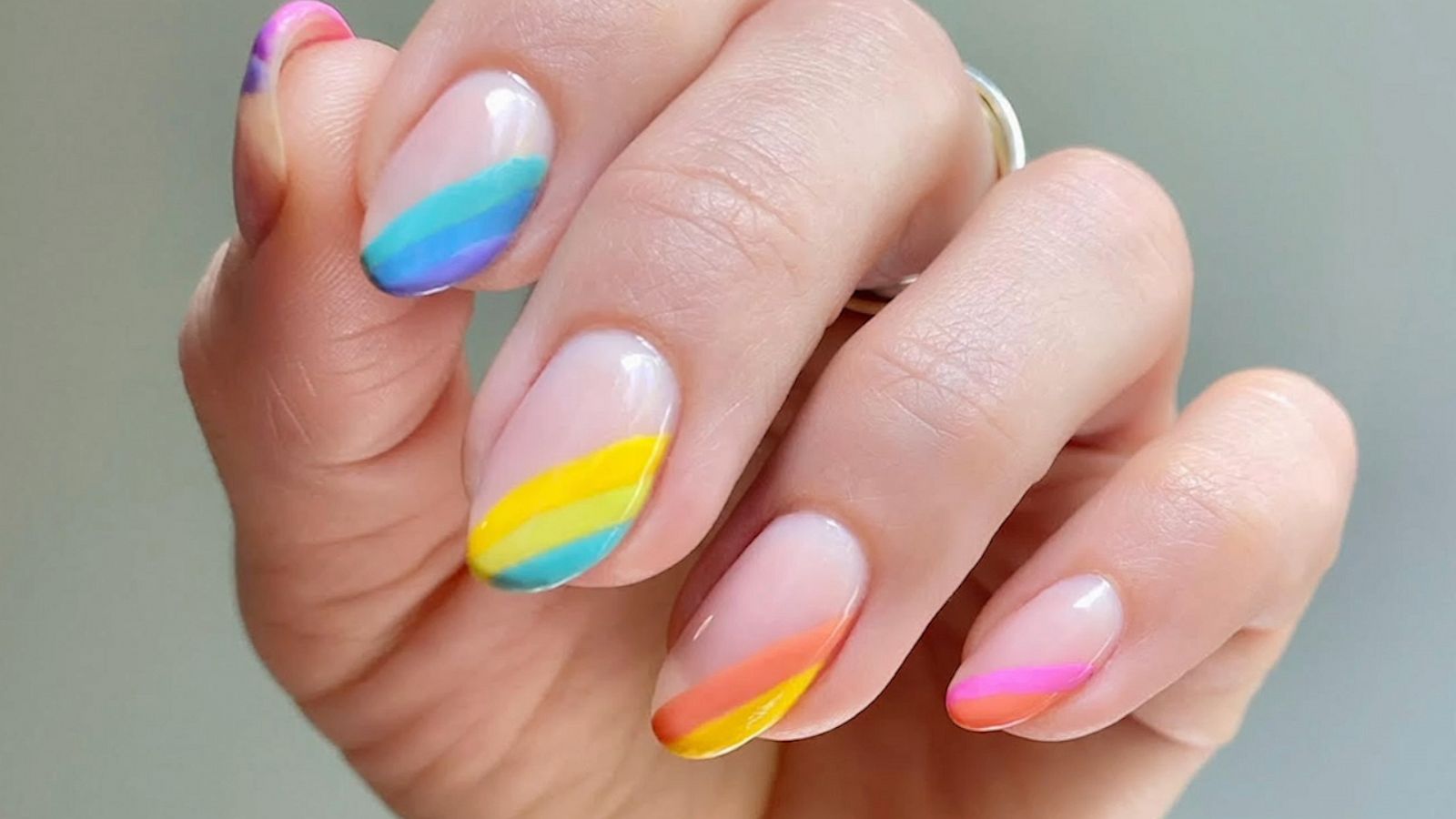 These candy color rainbow nails are perfect for pride - Good Morning America | Nagellacke